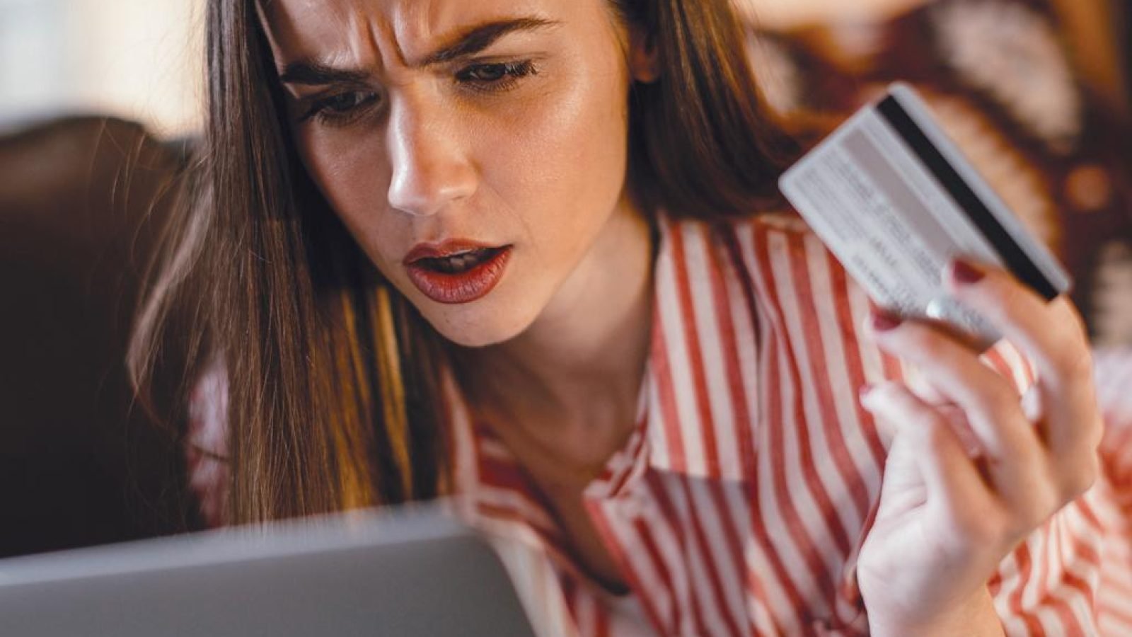 ¿Qué Tipo de Información Personal Buscan los Scammers en Telegram?
